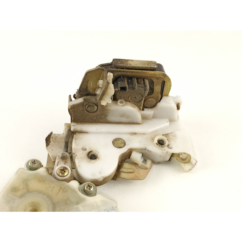 Recambio de cerradura puerta trasera derecha para nissan terrano/terrano.ii (r20) aventura referencia OEM IAM 825020F615 8255250