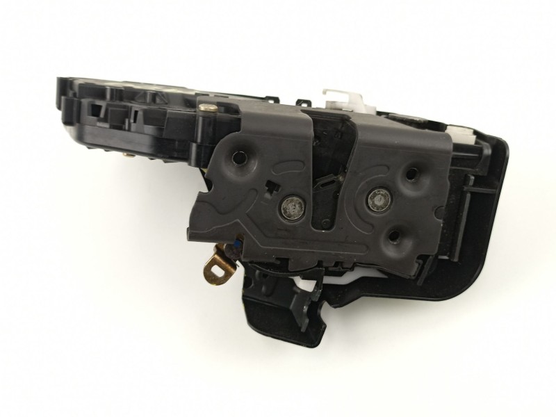 Recambio de cerradura puerta trasera derecha para volvo s40 berlina 2.4 20v diesel referencia OEM IAM 30699457 240007508 