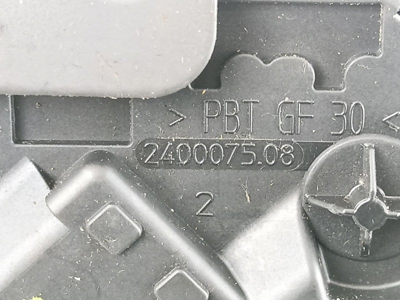 Recambio de cerradura puerta trasera derecha para volvo s40 berlina 2.4 20v diesel referencia OEM IAM 30699457 240007508 