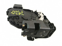 Recambio de cerradura puerta delantera derecha para volvo s40 berlina 2.4 20v diesel referencia OEM IAM 30699447 240007508
