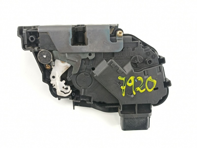 Recambio de cerradura puerta delantera derecha para volvo s40 berlina 2.4 20v diesel referencia OEM IAM 30699447 240007508 