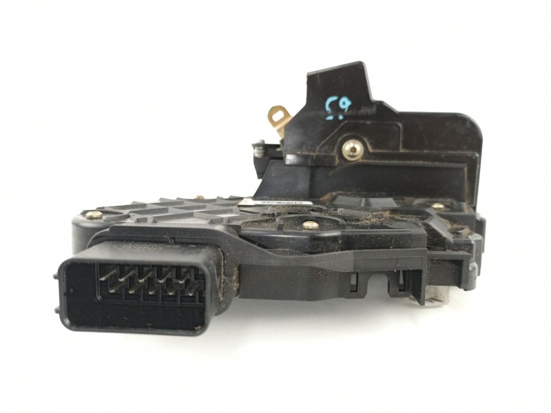 Recambio de cerradura puerta delantera derecha para volvo s40 berlina 2.4 20v diesel referencia OEM IAM 30699447 240007508 