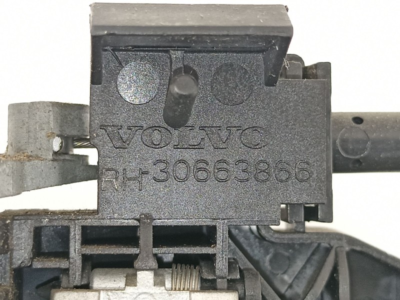 Recambio de manilla trasera derecha para volvo s40 berlina 2.4 20v diesel referencia OEM IAM 30784203  30663866