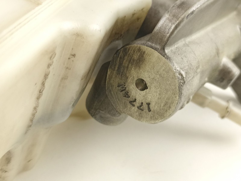 Recambio de bomba de freno para volvo s40 berlina 2.4 20v diesel referencia OEM IAM 36002538  