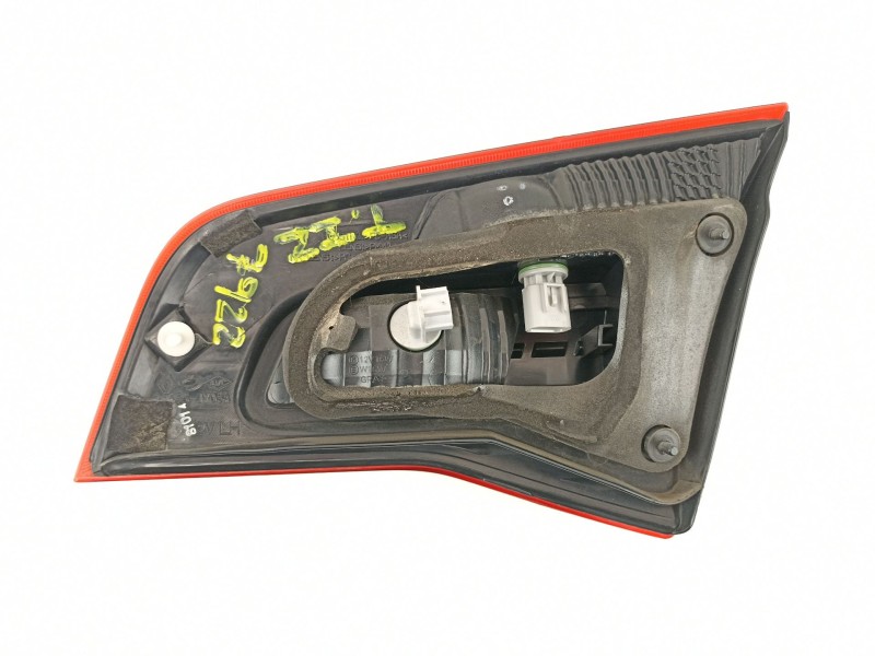 Recambio de piloto porton izquierdo para renault koleos privilege referencia OEM IAM 26555JY05A  