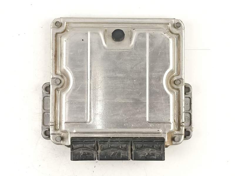 Recambio de centralita para renault trafic ii furgoneta (fl) 1.9 dci 100 (fl0c) referencia OEM IAM 820051608 0281010632 
