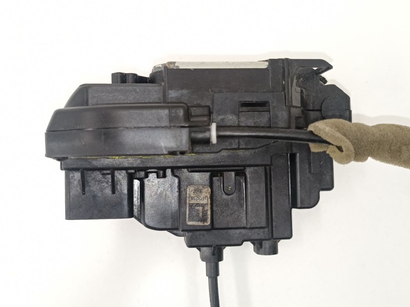 Recambio de cerradura puerta trasera derecha para renault koleos privilege referencia OEM IAM 825029849R  