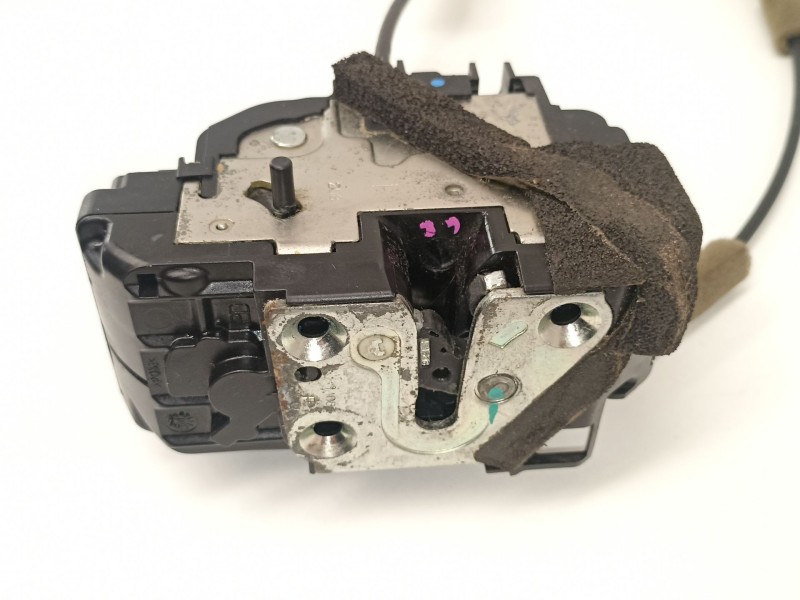 Recambio de cerradura puerta trasera derecha para renault koleos privilege referencia OEM IAM 825029849R  