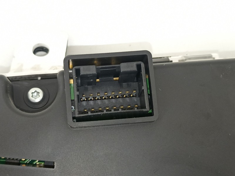 Recambio de cuadro instrumentos para renault koleos privilege referencia OEM IAM 24810JZ06A  