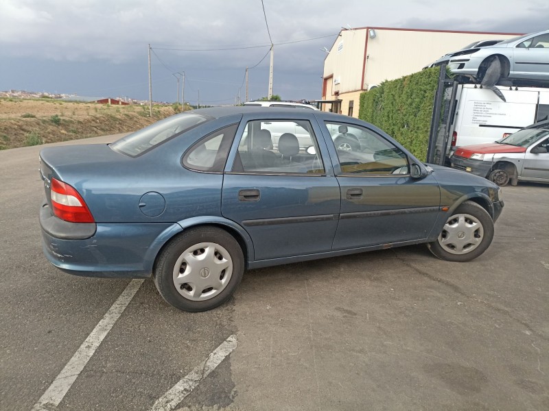 opel vectra b fastback (38_) del año 1998