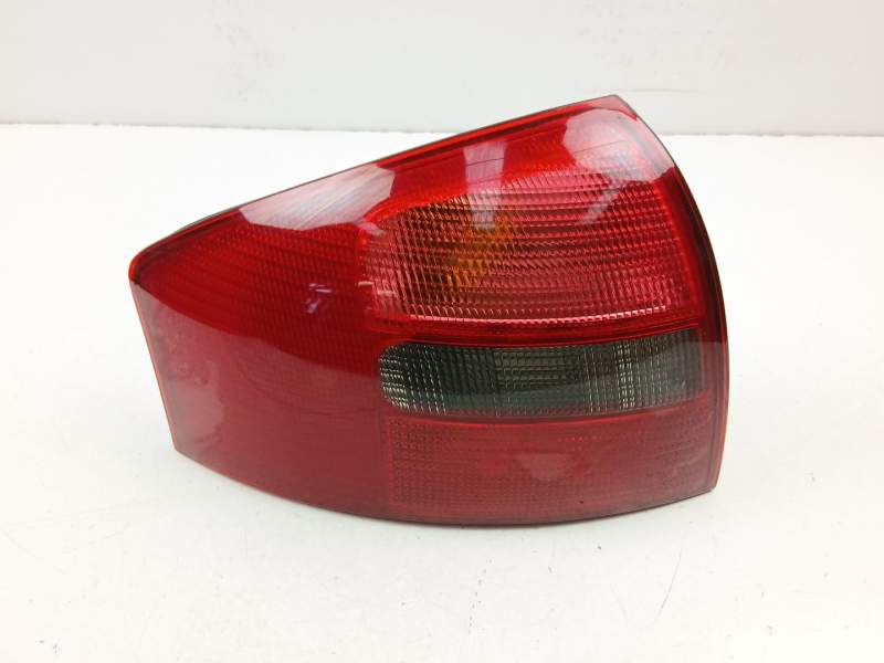 Recambio de piloto trasero izquierdo para audi a6 c5 (4b2, 4b4) 2.4 referencia OEM IAM 4B5945095B  