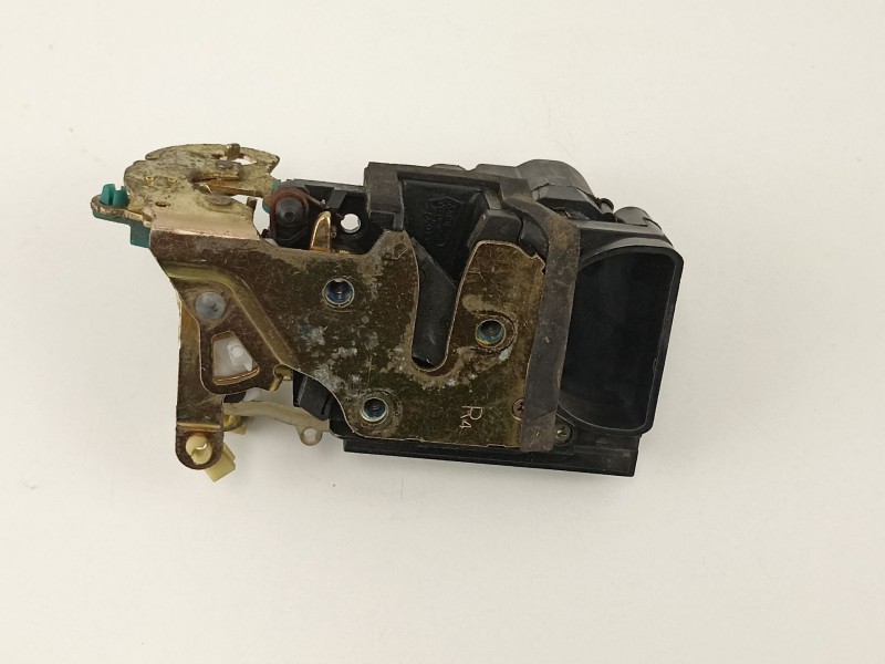 Recambio de cerradura puerta delantera derecha para daewoo lanos s referencia OEM IAM 96348305  