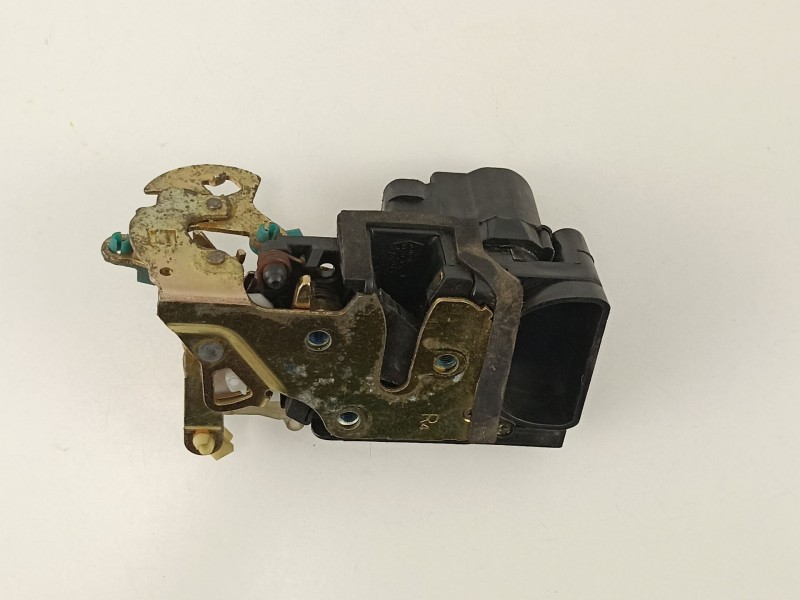 Recambio de cerradura puerta delantera derecha para daewoo lanos s referencia OEM IAM 96348305  