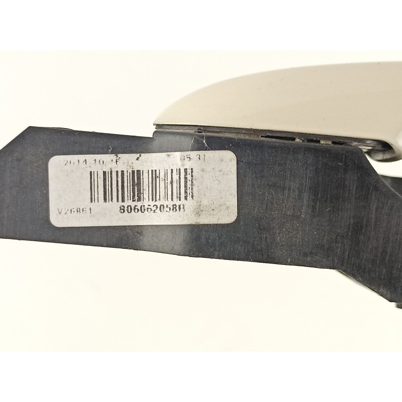 Recambio de manilla trasera derecha para renault captur 1.5 dci automatico referencia OEM IAM 806062058R  
