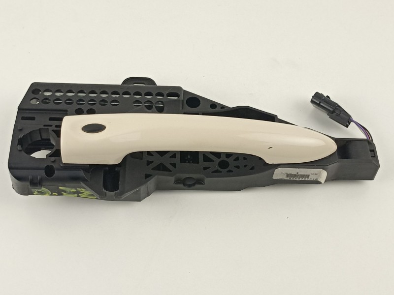 Recambio de manilla delantera izquierda para renault captur 1.5 dci automatico referencia OEM IAM 806079784R  