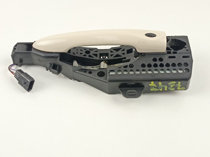 Recambio de manilla delantera izquierda para renault captur 1.5 dci automatico referencia OEM IAM 806079784R  