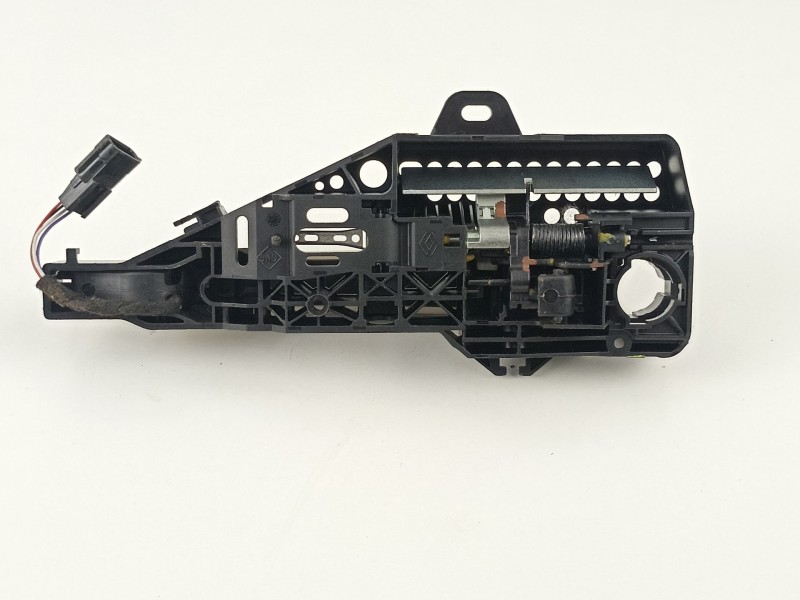 Recambio de manilla delantera izquierda para renault captur 1.5 dci automatico referencia OEM IAM 806079784R  