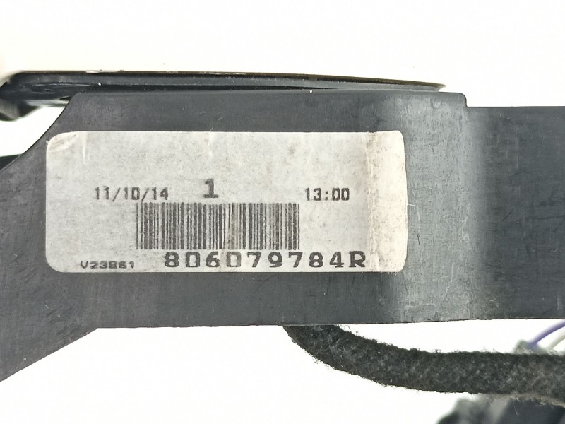 Recambio de manilla delantera izquierda para renault captur 1.5 dci automatico referencia OEM IAM 806079784R  