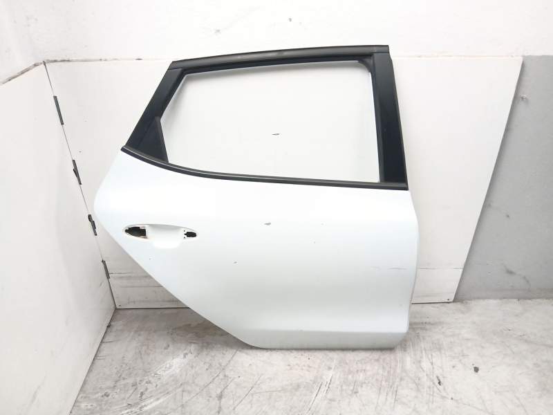 Recambio de puerta trasera derecha para kia cee´d (jd) 1.4 crdi 90 referencia OEM IAM 77004A2000  