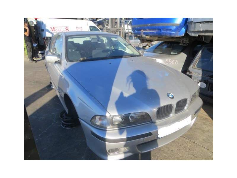 BMW 523