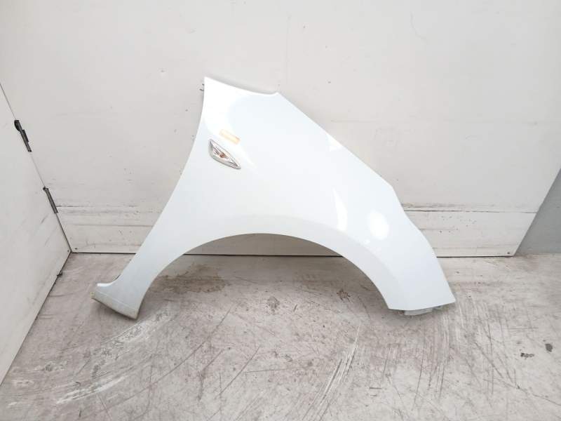 Recambio de aleta delantera derecha para kia cee´d (jd) 1.4 crdi 90 referencia OEM IAM 66321A2030  