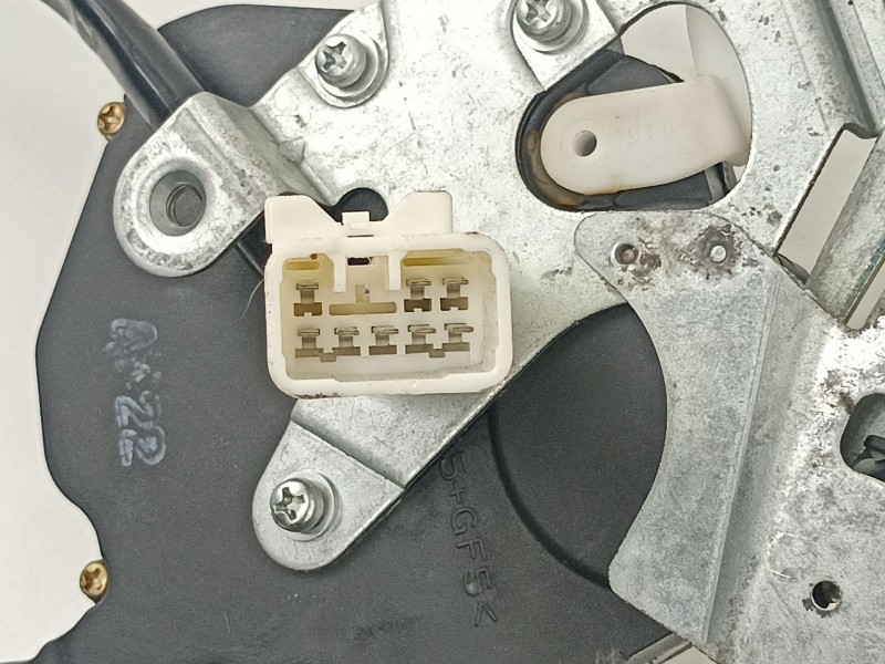 Recambio de cerradura puerta trasera derecha para lexus is 3.0 g automatico4p referencia OEM IAM 6933053021  