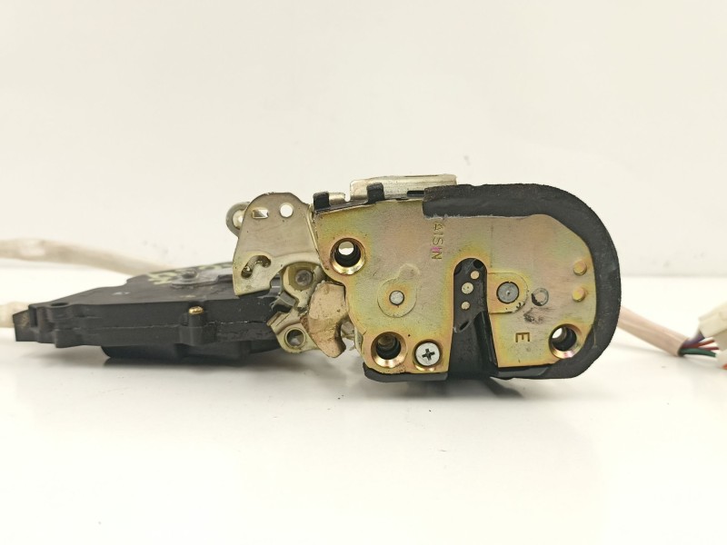 Recambio de cerradura puerta delantera izquierda para lexus is 3.0 g automatico4p referencia OEM IAM 6932053031  