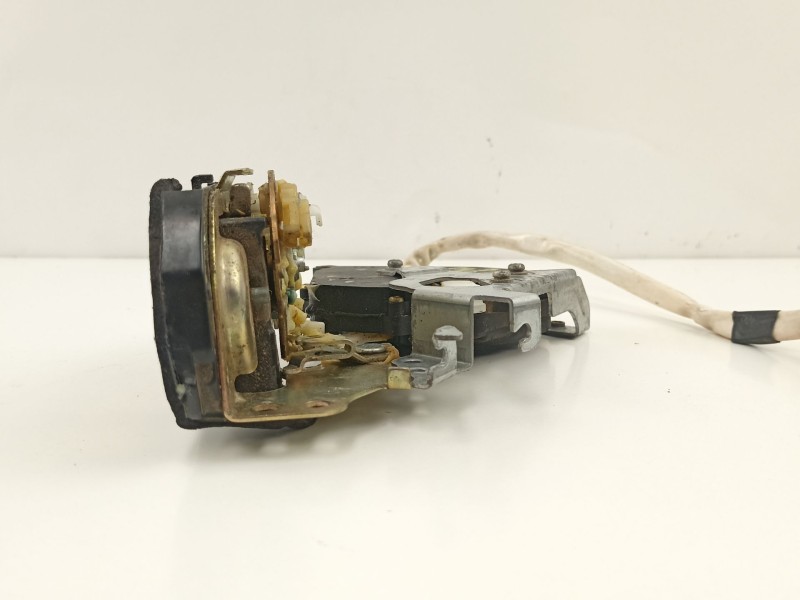 Recambio de cerradura puerta delantera izquierda para lexus is 3.0 g automatico4p referencia OEM IAM 6932053031  