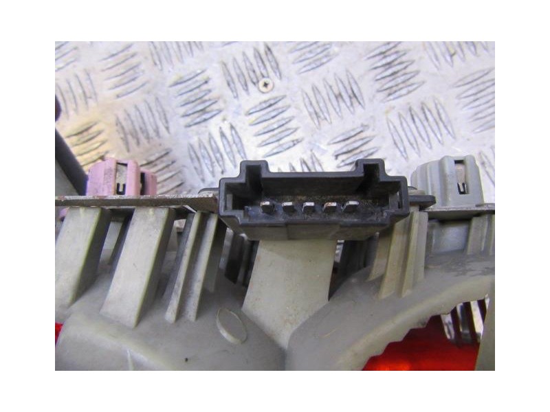 Recambio de piloto trasero dch. : m. benz e 220 : 2.5 td 4p [1998] para m. benz e 220 2.5 td referencia OEM IAM   