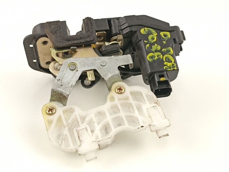 Recambio de cerradura puerta delantera derecha para kia cerato 1.6 g referencia OEM IAM 813202F010  