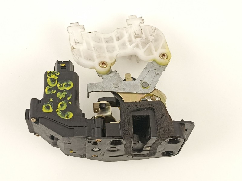 Recambio de cerradura puerta delantera derecha para kia cerato 1.6 g referencia OEM IAM 813202F010  