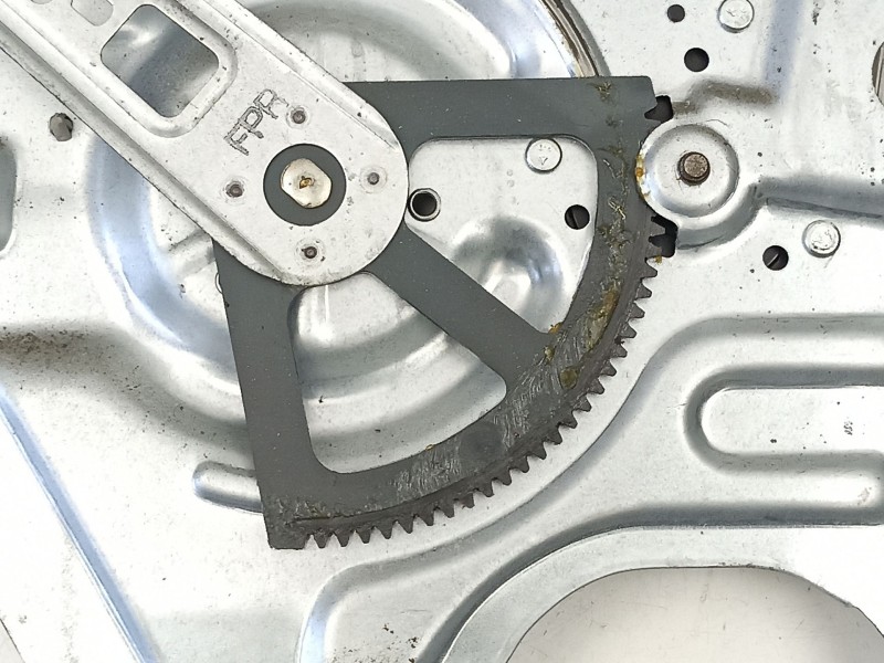 Recambio de elevalunas delantero derecho para kia cerato 2.0 crdi referencia OEM IAM 824802F020 WH068P00 824602F000