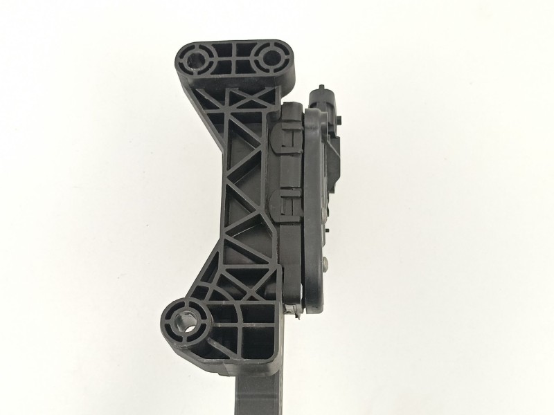 Recambio de potenciometro aceleracion para kia cerato 2.0 crdi referencia OEM IAM 327002F200  