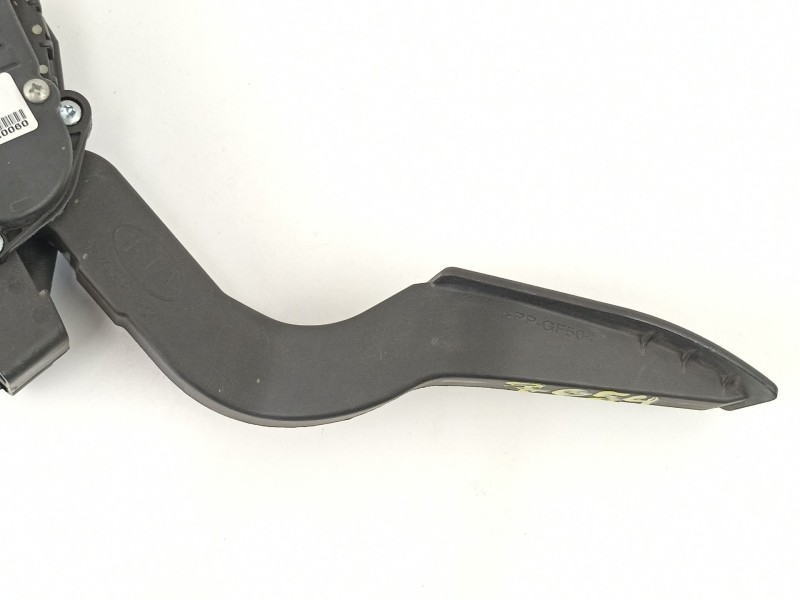 Recambio de potenciometro aceleracion para kia cerato 2.0 crdi referencia OEM IAM 327002F200  