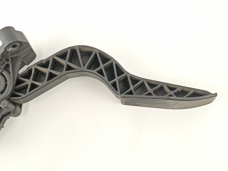 Recambio de potenciometro aceleracion para kia cerato 2.0 crdi referencia OEM IAM 327002F200  