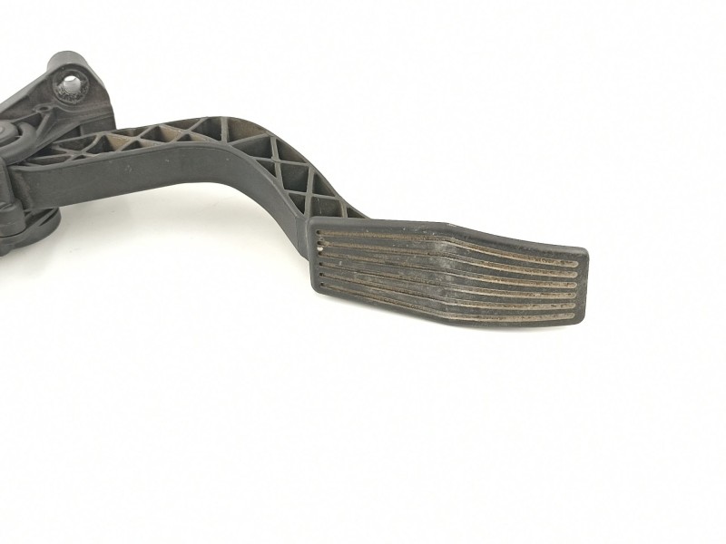 Recambio de potenciometro aceleracion para kia cerato 2.0 crdi referencia OEM IAM 327002F200  