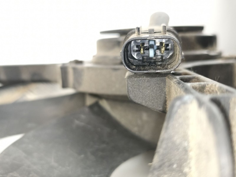 Recambio de electroventilador para kia cerato 2.0 crdi referencia OEM IAM 253802F100 977302F000 253802FXXX