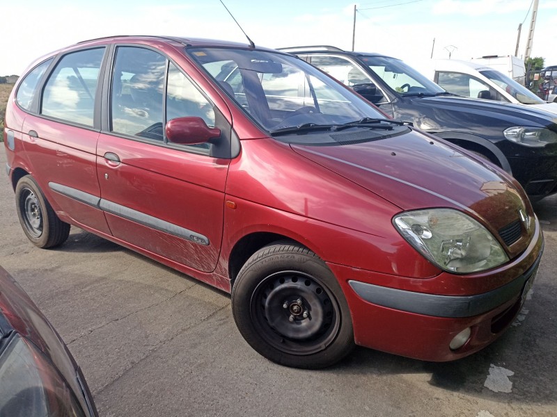 renault scenic del año 2000