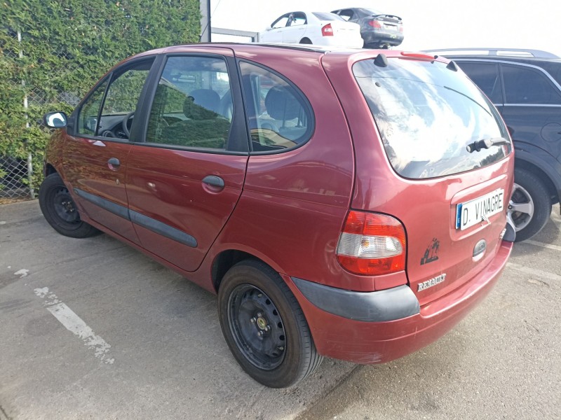 renault scenic del año 2000