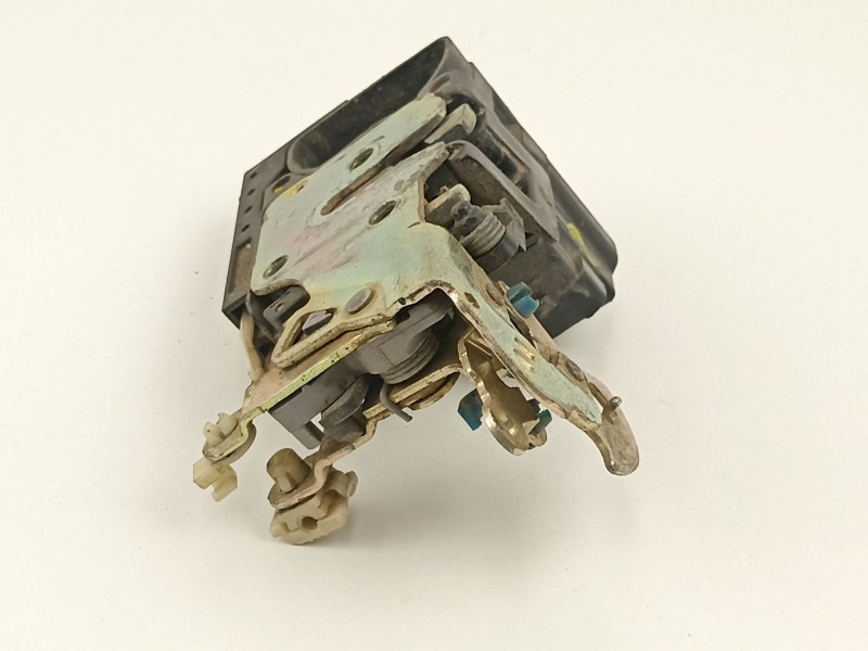 Recambio de cerradura puerta delantera izquierda para daewoo nubira 1.6 g -a16dms referencia OEM IAM 96272641  