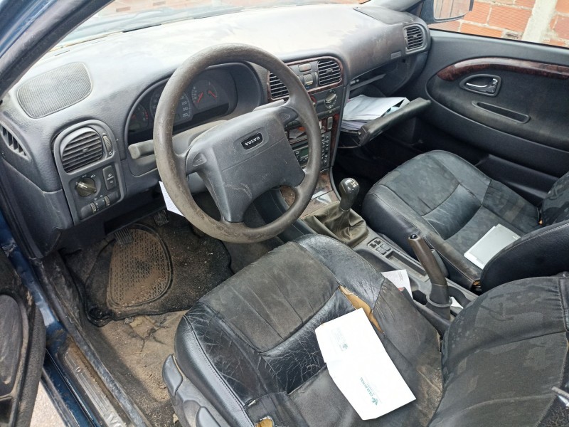 volvo s40 berlina del año 1995
