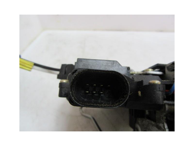 Recambio de cerradura pta. tras. dch. : audi a6 : 1.8 g ( 149,56 cv) [2004] para audi a6 1.8 g ( 149,56 cv) referencia OEM IAM  