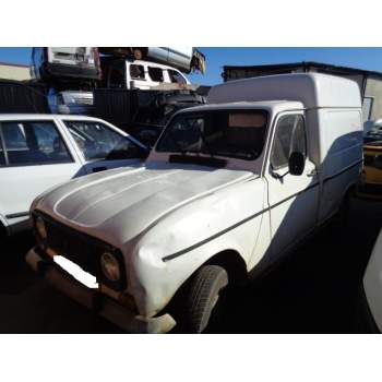 RENAULT 4 de desguace