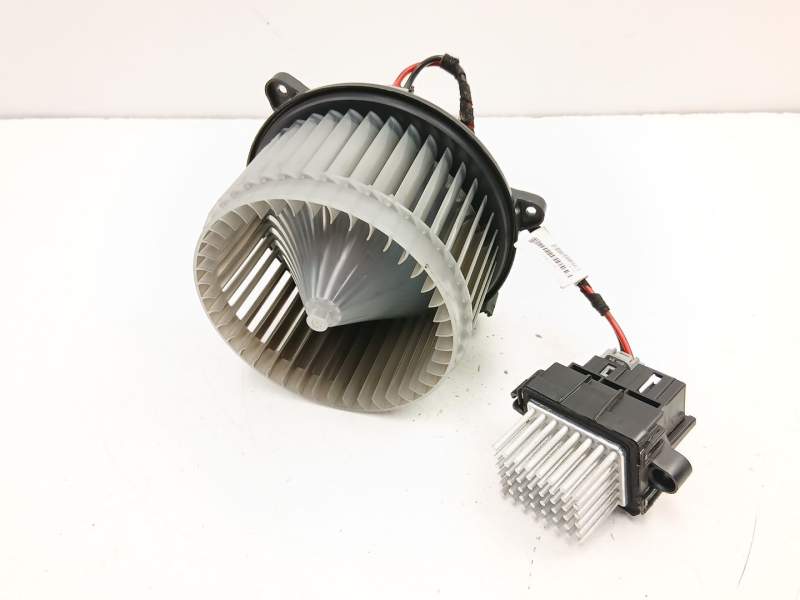 Recambio de motor calefaccion para opel insignia a sedán (g09) 2.0 cdti (69) referencia OEM IAM 13263279  