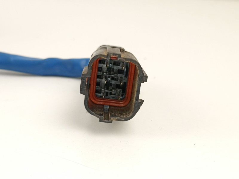 Recambio de cerradura puerta trasera derecha para kia sorento 2.5 crdi referencia OEM IAM 814203E010  