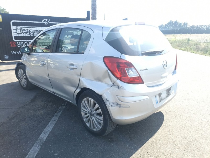 opel corsa d del año 2011