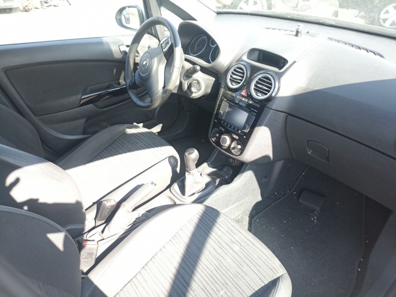 opel corsa d del año 2011