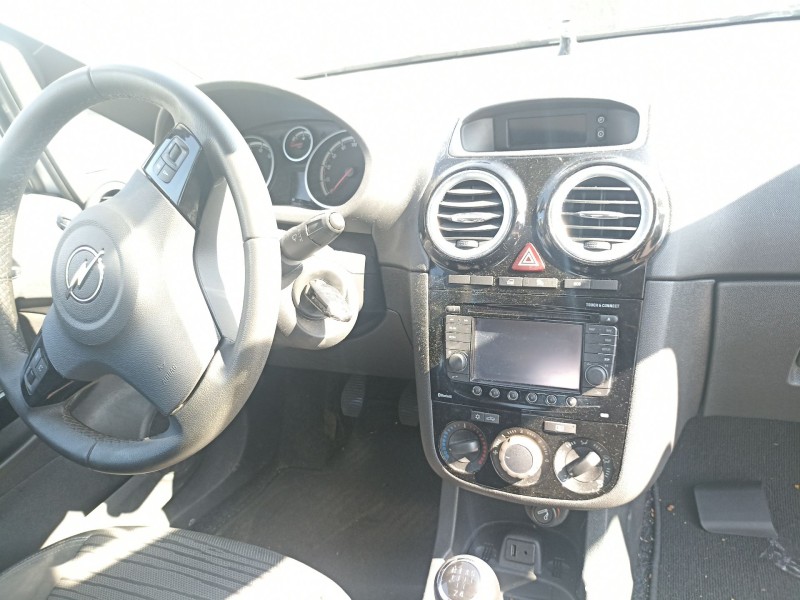 opel corsa d del año 2011