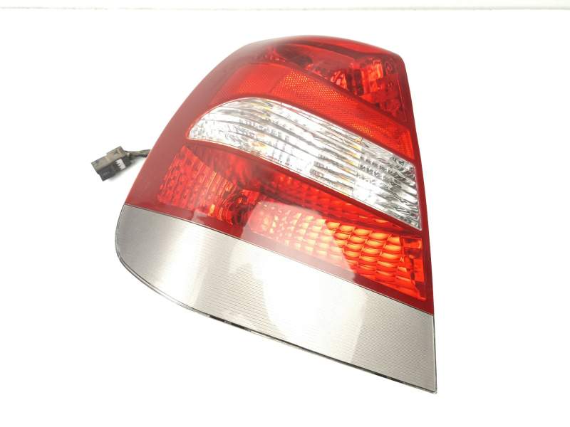 Recambio de piloto trasero izquierdo para daewoo nubira sedán (j100) 1.6 16v referencia OEM IAM 96272035  