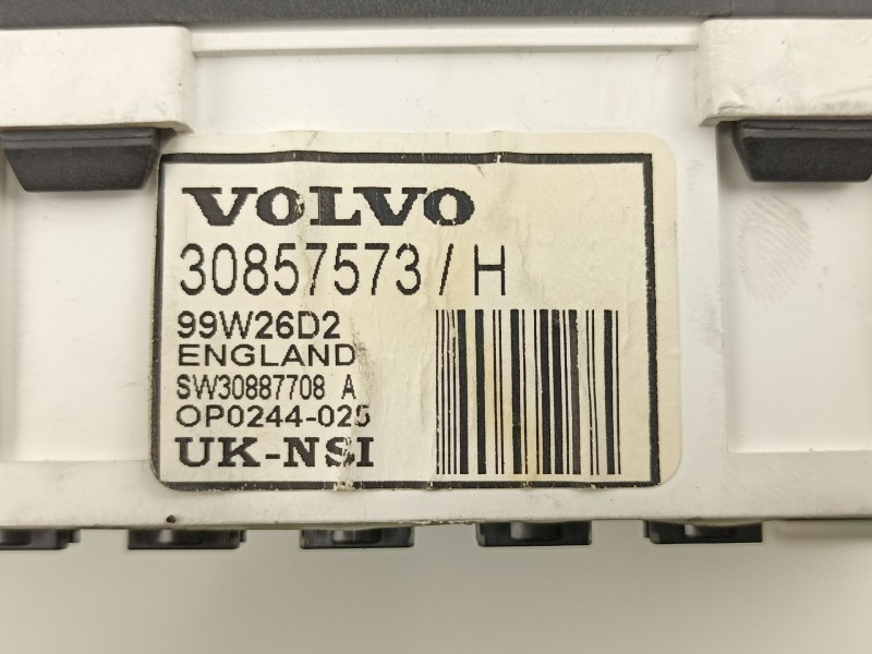 Recambio de cuadro instrumentos para volvo s40 berlina 2.0 16v referencia OEM IAM 30857573 SW30887708A 8603137